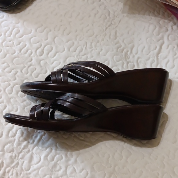 Brown sandles - Picture 2 of 4